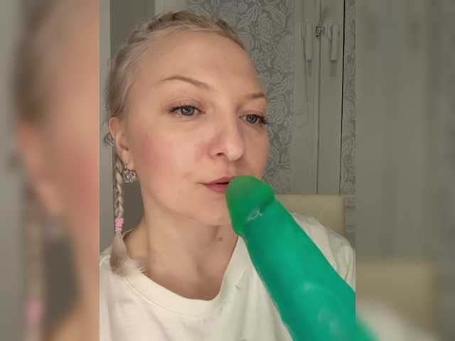 Anesteishen's BongaCams show and profile