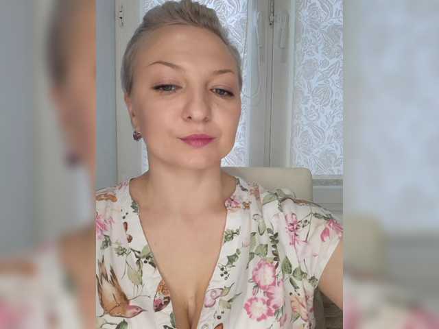 Anesteishen from BongaCams is Freechat