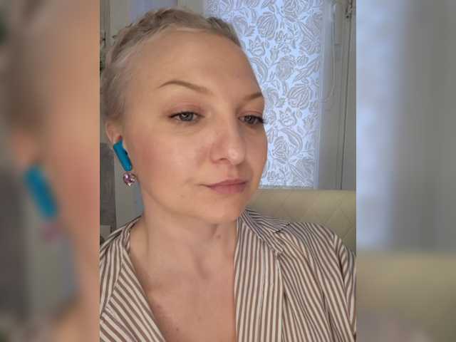 Anesteishen's BongaCams show and profile