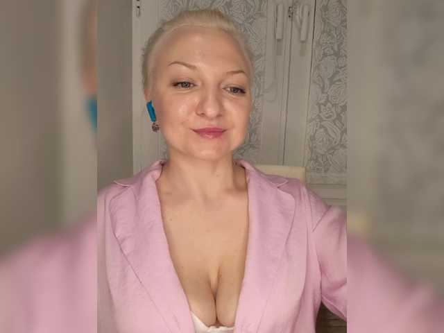 Anesteishen's BongaCams show and profile