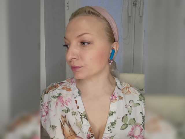 Anesteishen's BongaCams show and profile