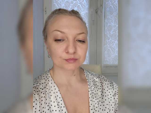 Anesteishen's BongaCams show and profile