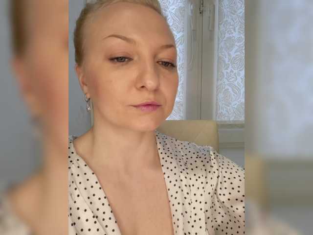 Anesteishen's BongaCams show and profile