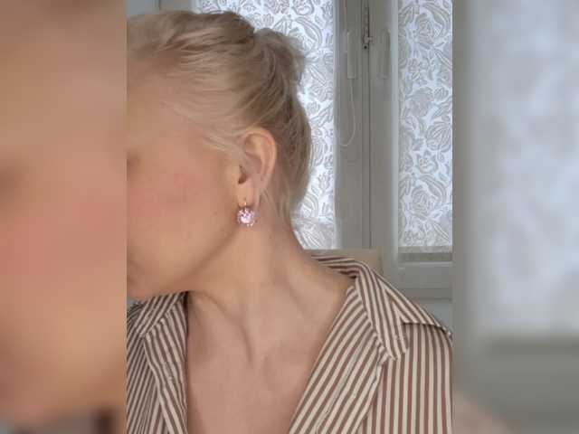 Anesteishen's BongaCams show and profile