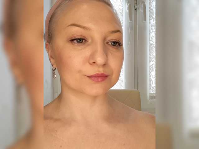 Anesteishen's BongaCams show and profile