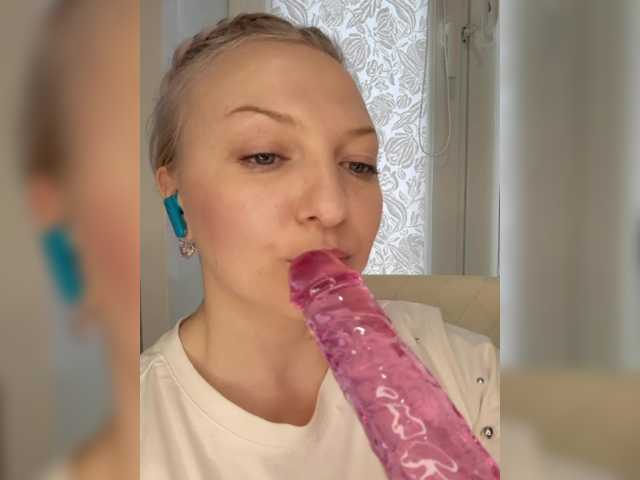 Anesteishen's BongaCams show and profile