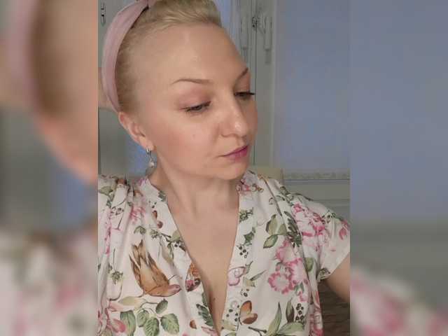 Anesteishen's BongaCams show and profile