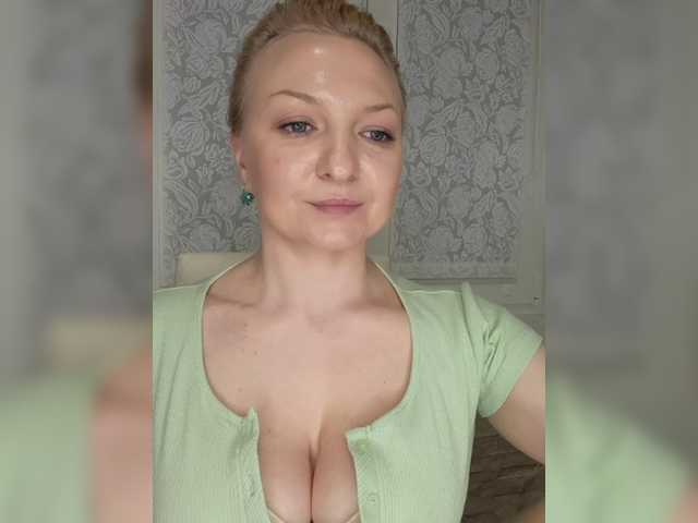 Anesteishen's BongaCams show and profile