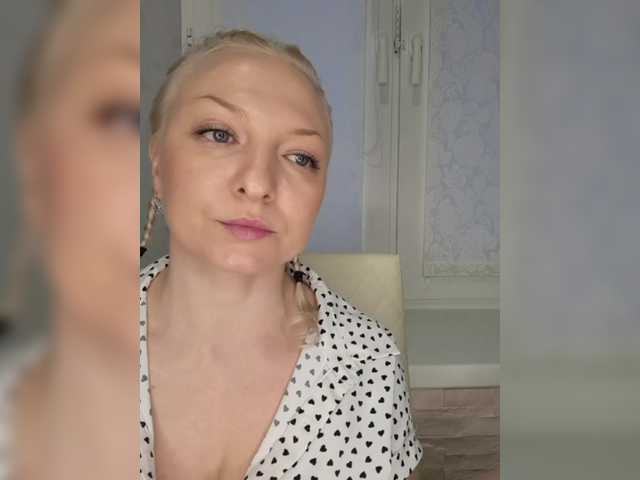 Anesteishen's BongaCams show and profile