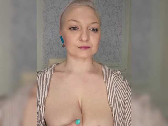 Anesteishen's BongaCams show and profile