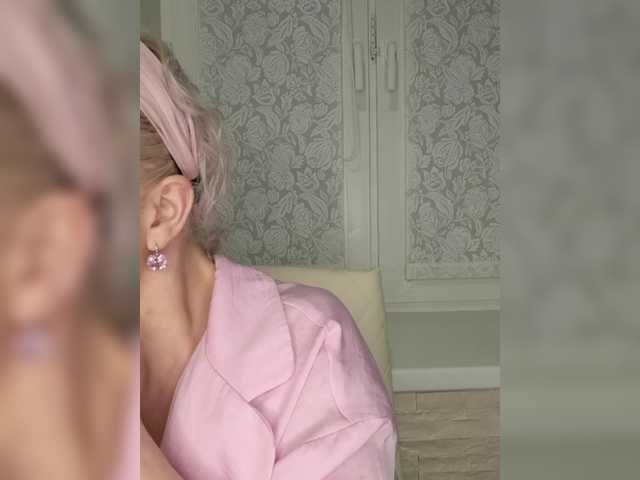 Anesteishen's BongaCams show and profile