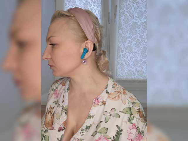 Anesteishen from BongaCams is Freechat