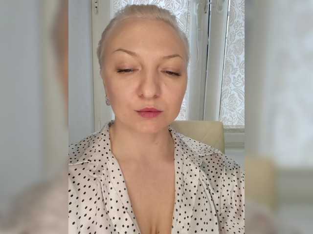 Anesteishen's BongaCams show and profile