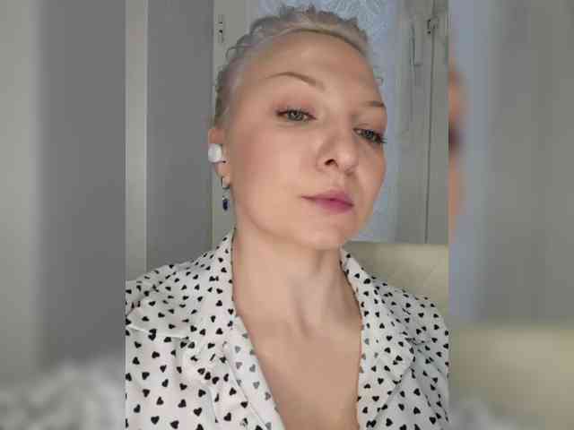 Anesteishen Live Webcam on BongaCams