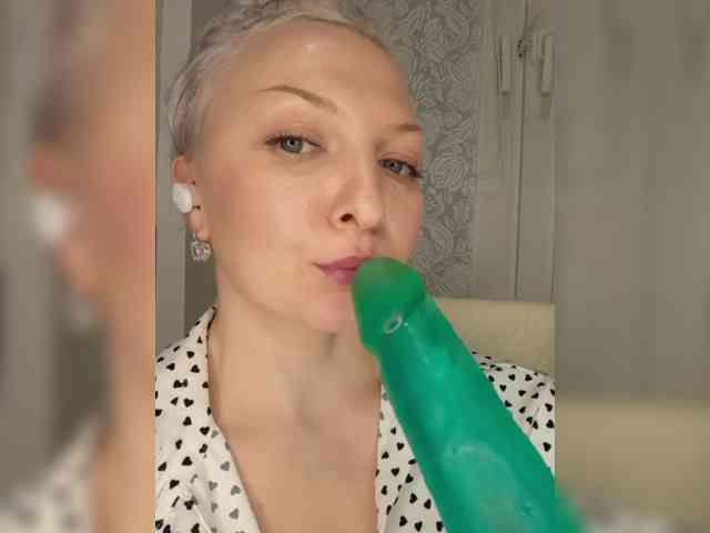 Anesteishen Live Webcam on BongaCams