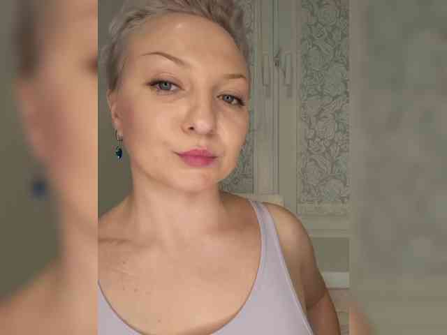 Anesteishen Live Webcam on BongaCams