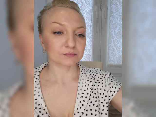 Anesteishen Live Webcam on BongaCams