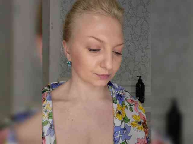 Anesteishen Live Webcam on BongaCams