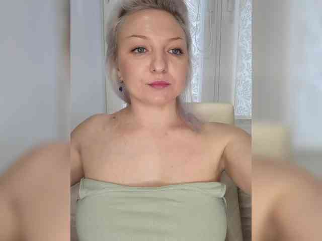 Anesteishen Live Webcam on BongaCams