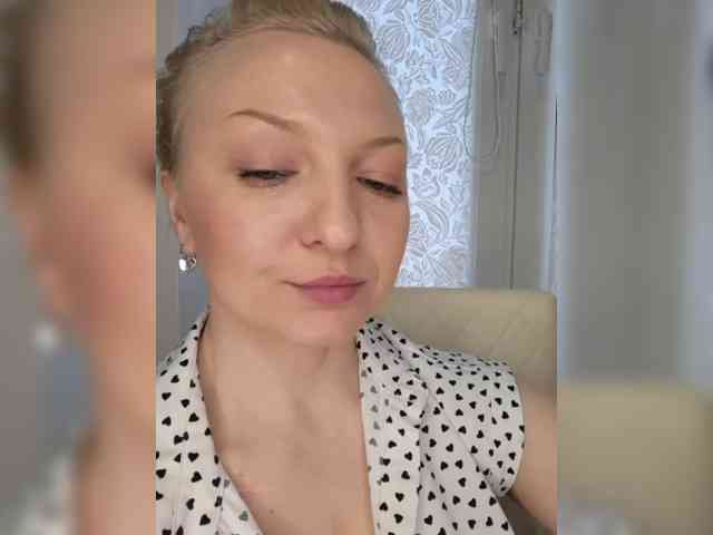 Anesteishen Live Webcam on BongaCams