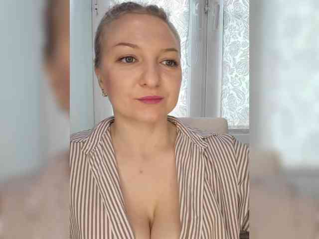 Anesteishen Live Webcam on BongaCams