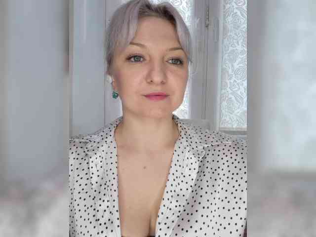 Anesteishen Live Webcam on BongaCams