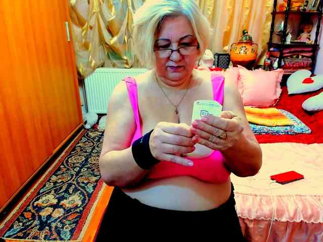 SeductiveMilf webcam