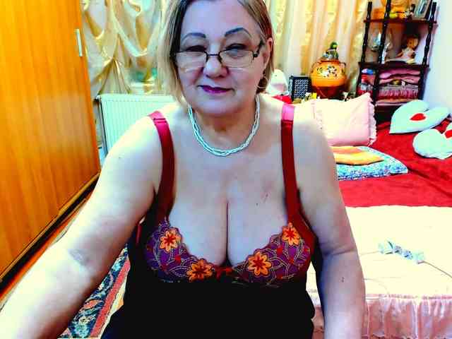 SeductiveMilf webcam