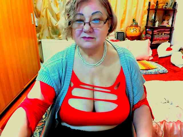 SeductiveMilf webcam