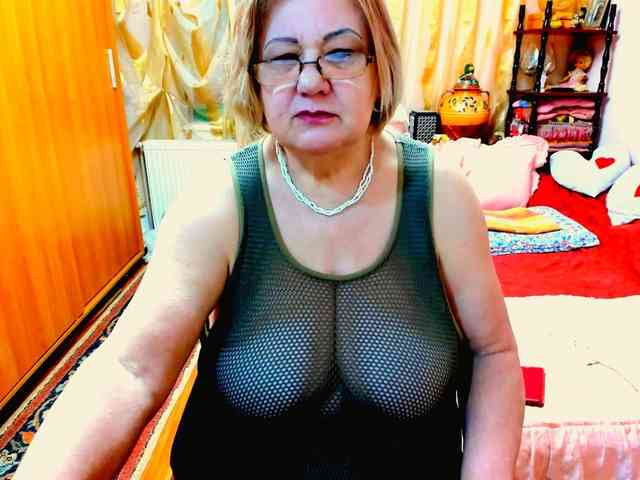 SeductiveMilf webcam