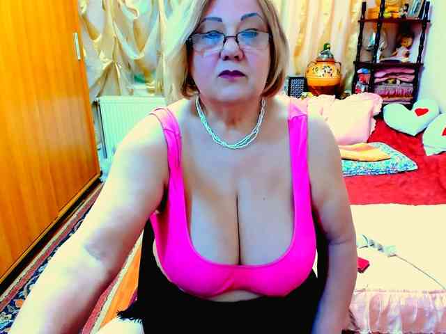 SeductiveMilf webcam