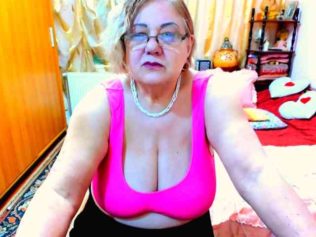 SeductiveMilf webcam
