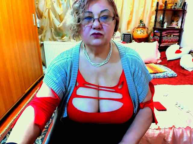 SeductiveMilf webcam