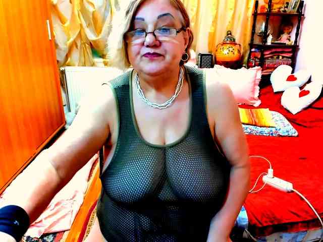 SeductiveMilf webcam