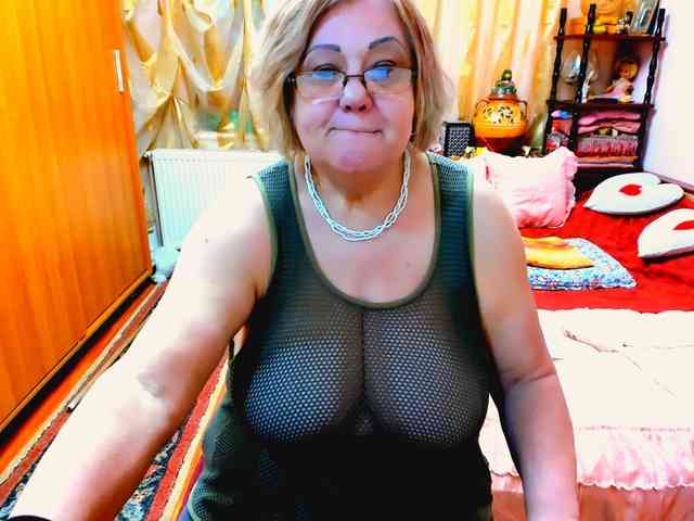 SeductiveMilf webcam