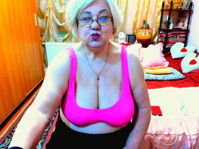 SeductiveMilf webcam