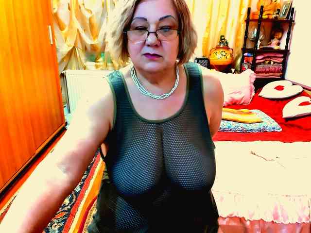 SeductiveMilf webcam