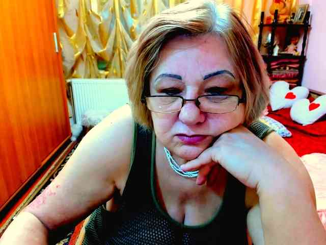 SeductiveMilf webcam