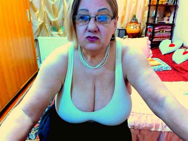 SeductiveMilf webcam