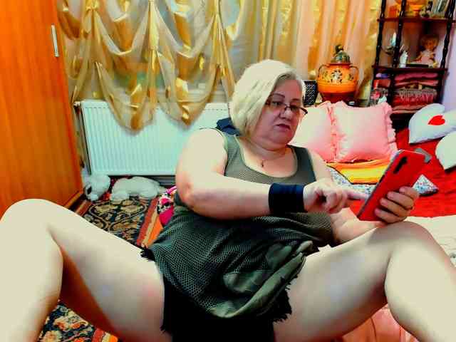 SeductiveMilf webcam