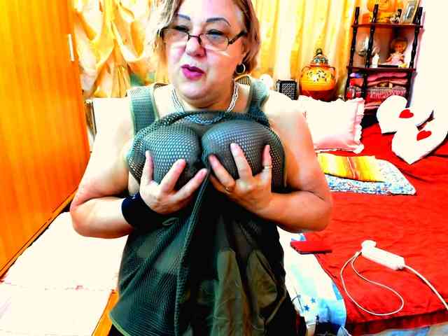 SeductiveMilf webcam