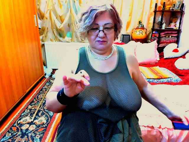 SeductiveMilf webcam