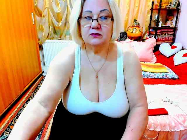 SeductiveMilf webcam