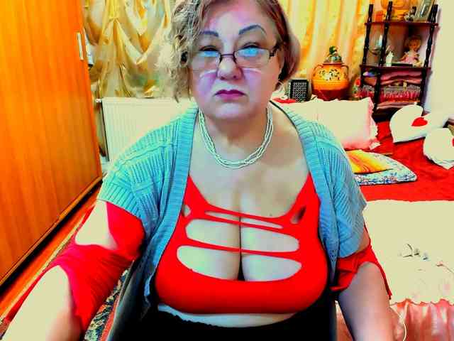 SeductiveMilf webcam