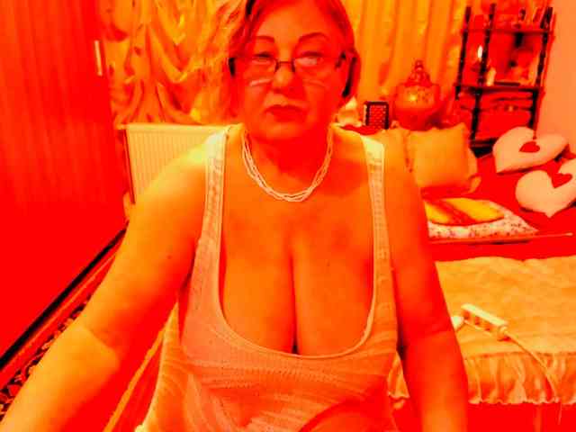 SeductiveMilf webcam