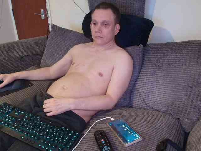djsimonuk Live Webcam on BongaCams