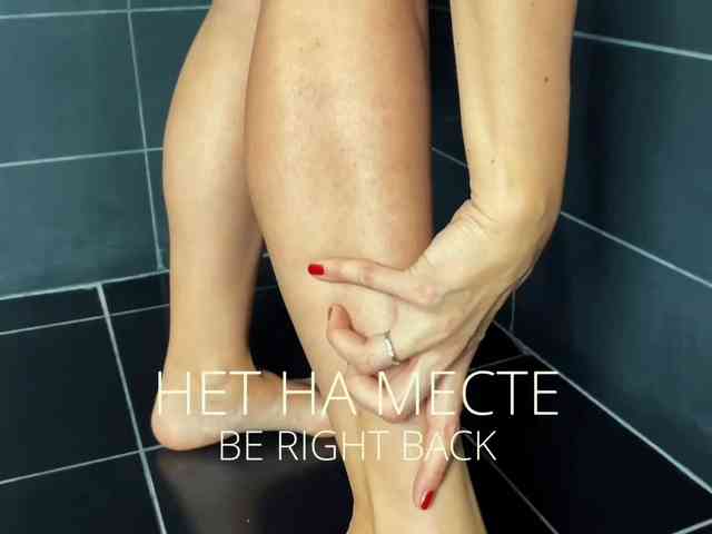 M-A-D-O-N-N-A webcam