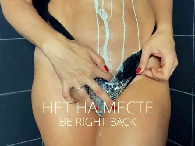 M-A-D-O-N-N-A webcam