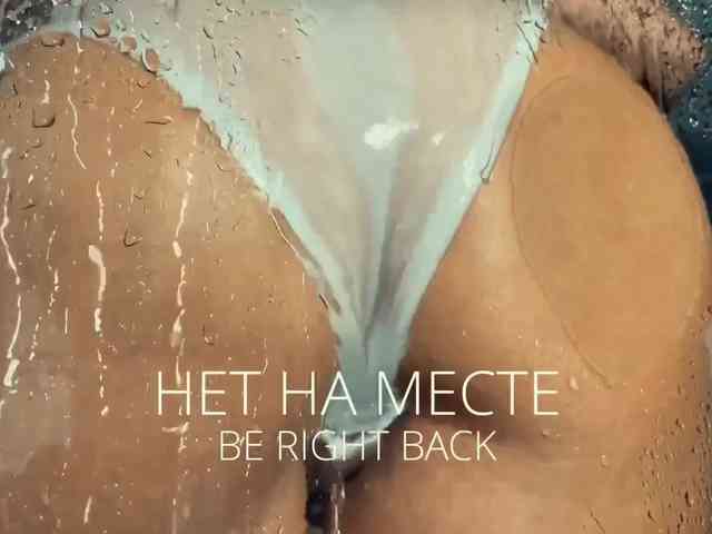 M-A-D-O-N-N-A webcam