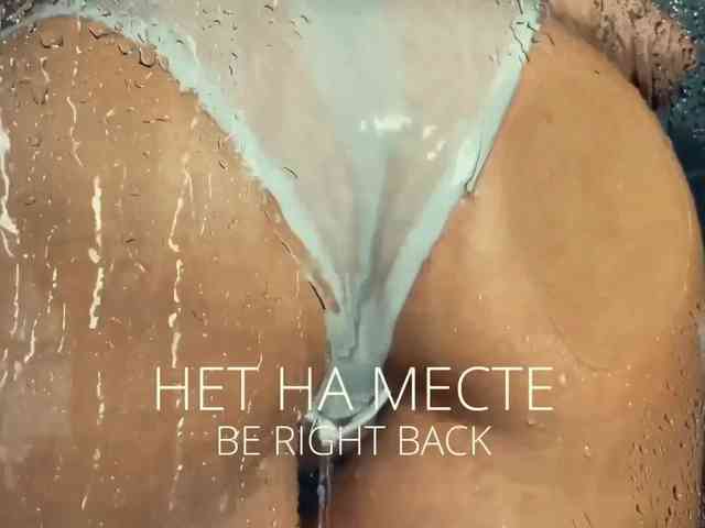 M-A-D-O-N-N-A webcam